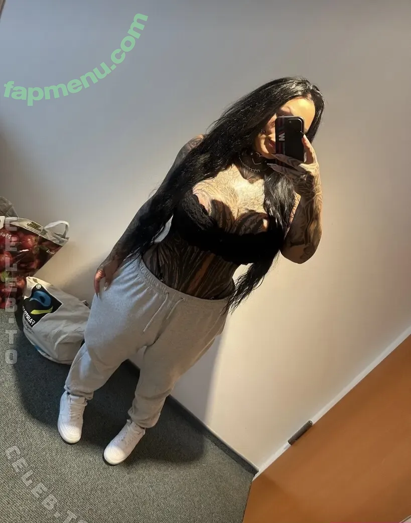 Stifflersmom nude photo #0214 (officialstifflersmom / stifflersmomofficial)