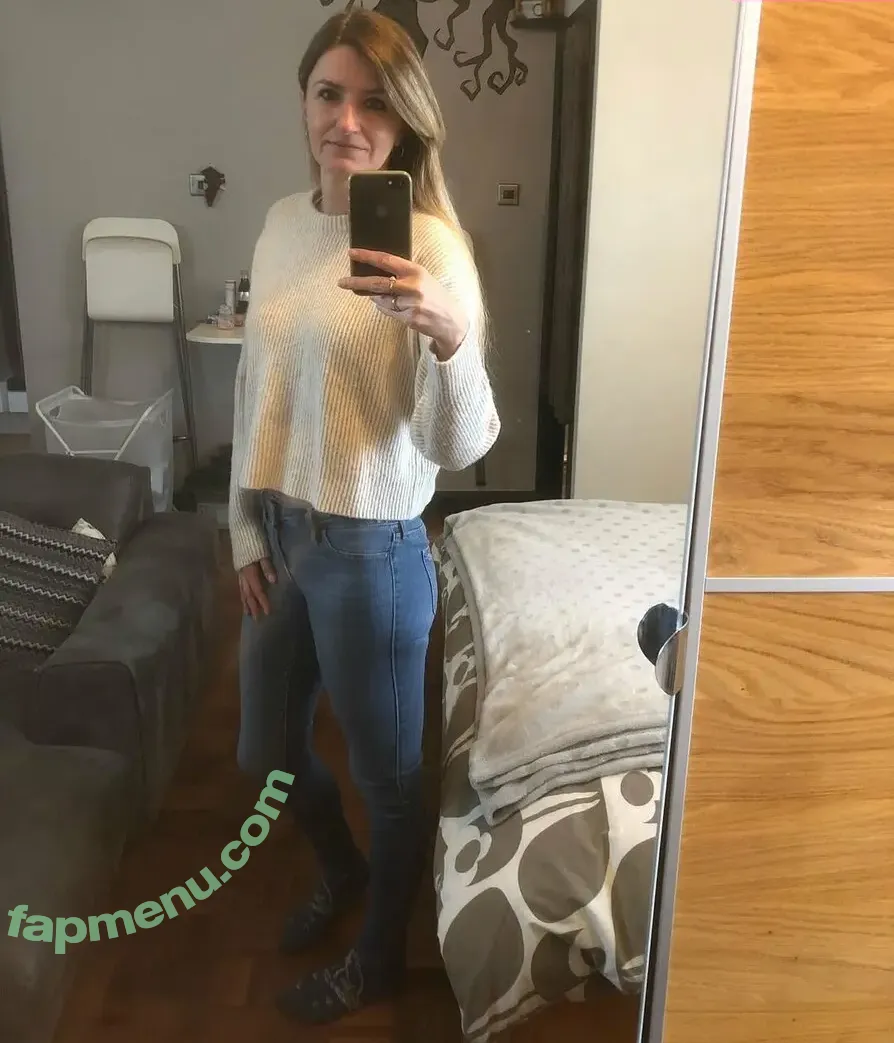 stillpayingformydivorce nude photo #0039 (Instakat74)