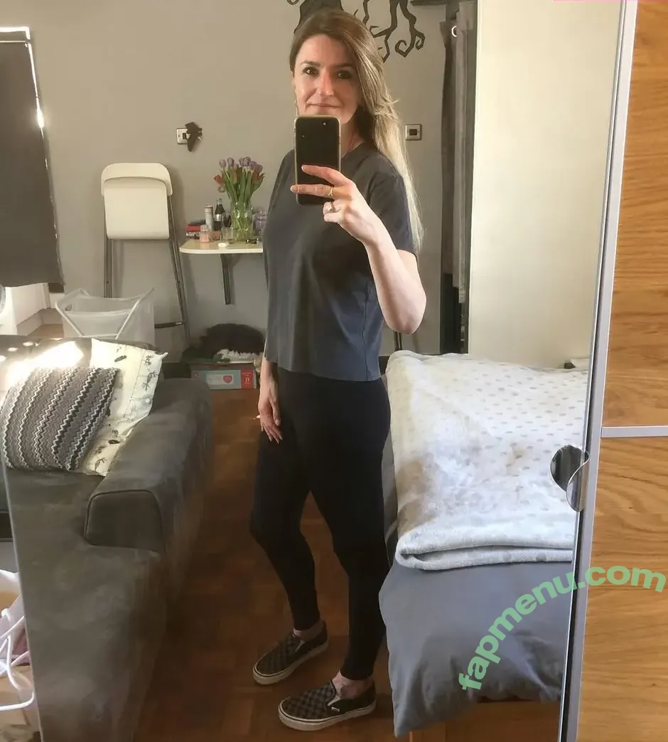 stillpayingformydivorce nude photo #0043 (Instakat74)