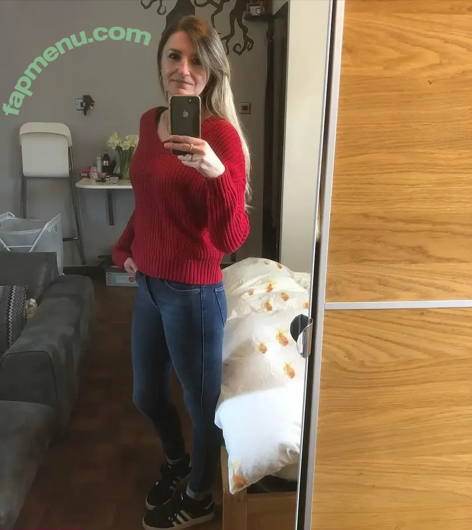 stillpayingformydivorce nude photo #0049 (Instakat74)