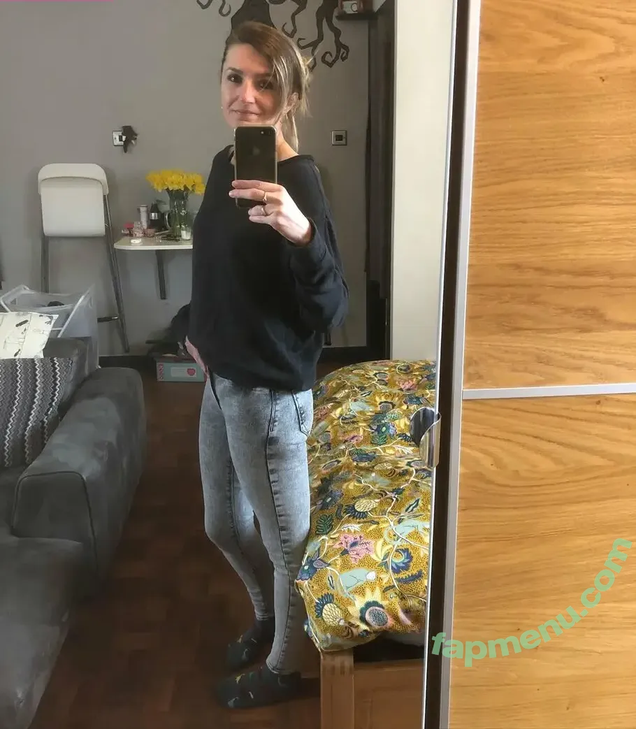 stillpayingformydivorce nude photo #0057 (Instakat74)