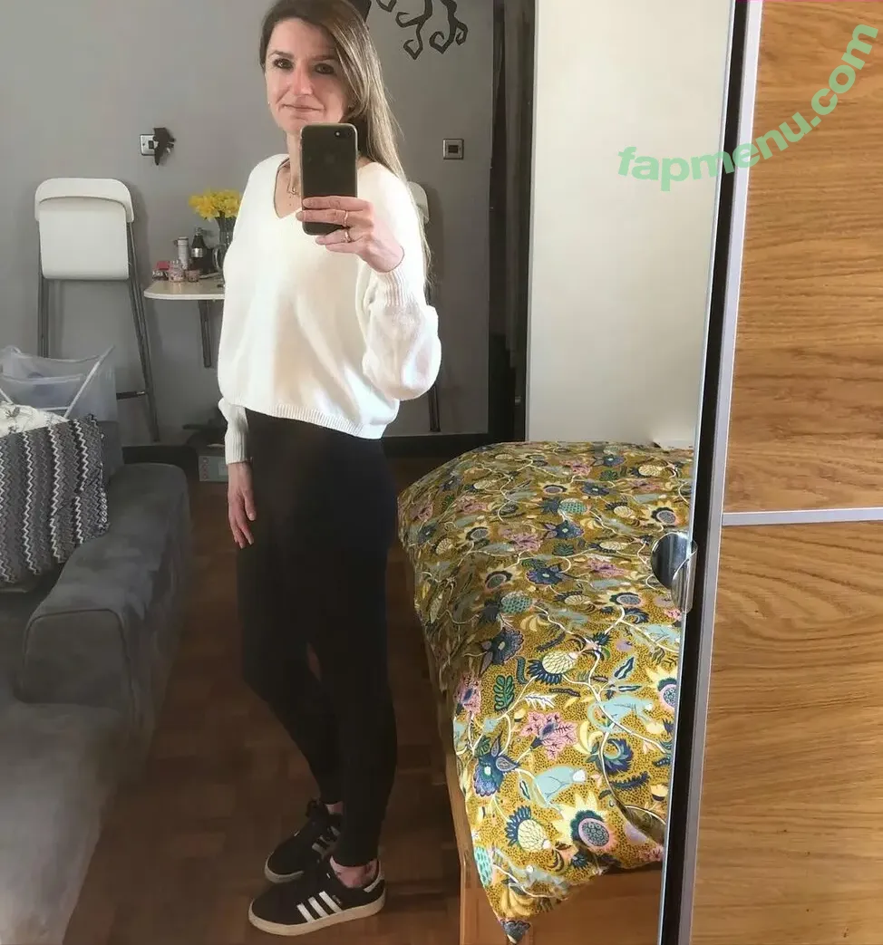 stillpayingformydivorce nude photo #0058 (Instakat74)