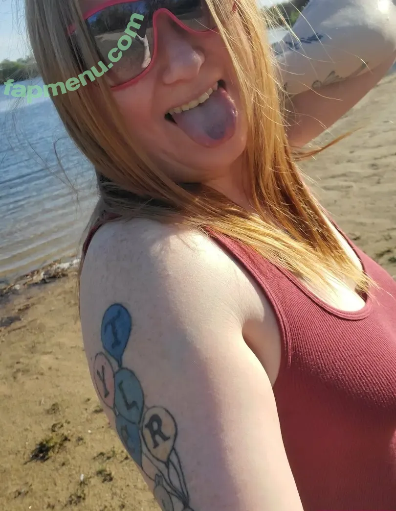 stonedginger88 nude photo #0002 (stonedginger88)