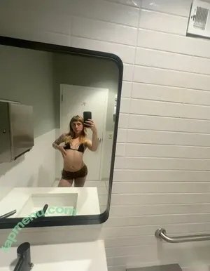  nude photo #0004
