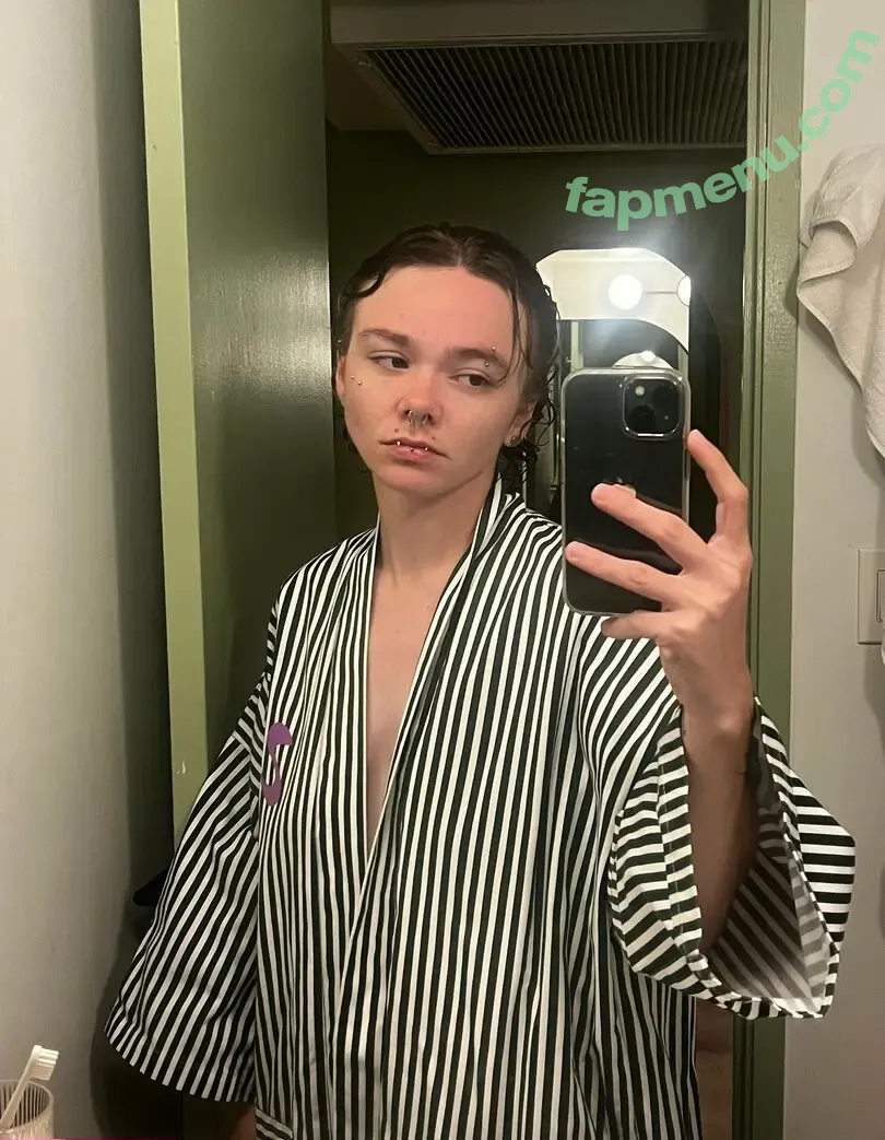 stoner_hhjk nude photo #0008 (hennithetruestoner)