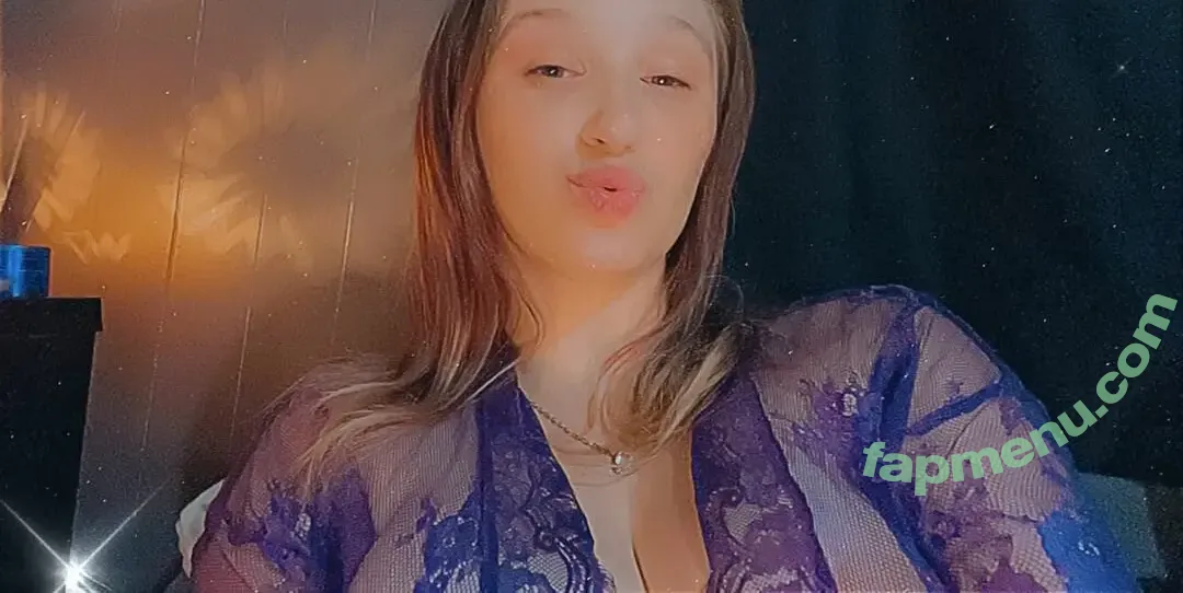 Stoner Queen nude photo #0015 (StonerQueen_904)