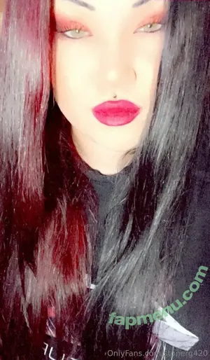 stonerg420 / stonrgurl420 nude photo #0013
