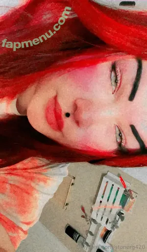 stonerg420 / stonrgurl420 nude photo #0027