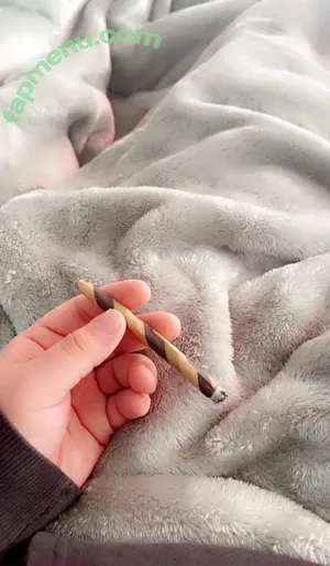 stonerg420 / stonrgurl420 nude photo #0041