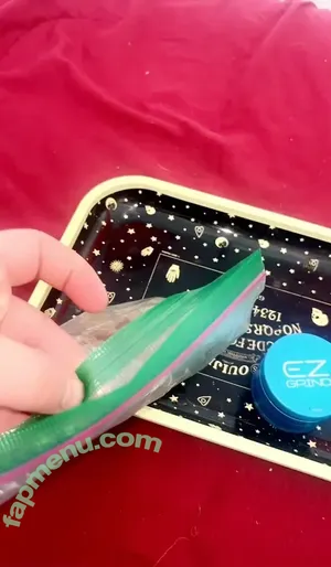 stonerg420 / stonrgurl420 nude photo #0043