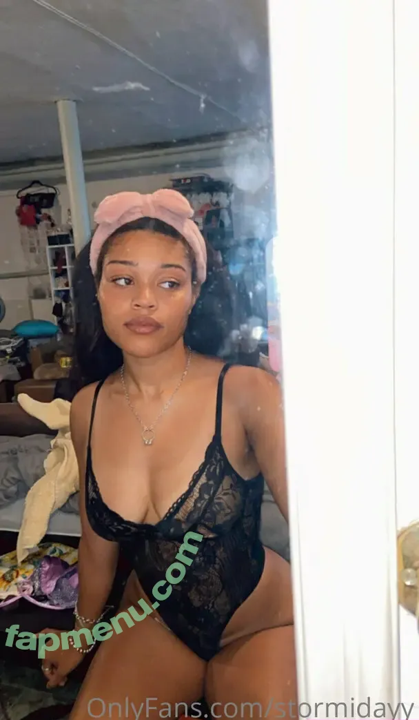 stormidayy nude photo #0011 (thestormiday)