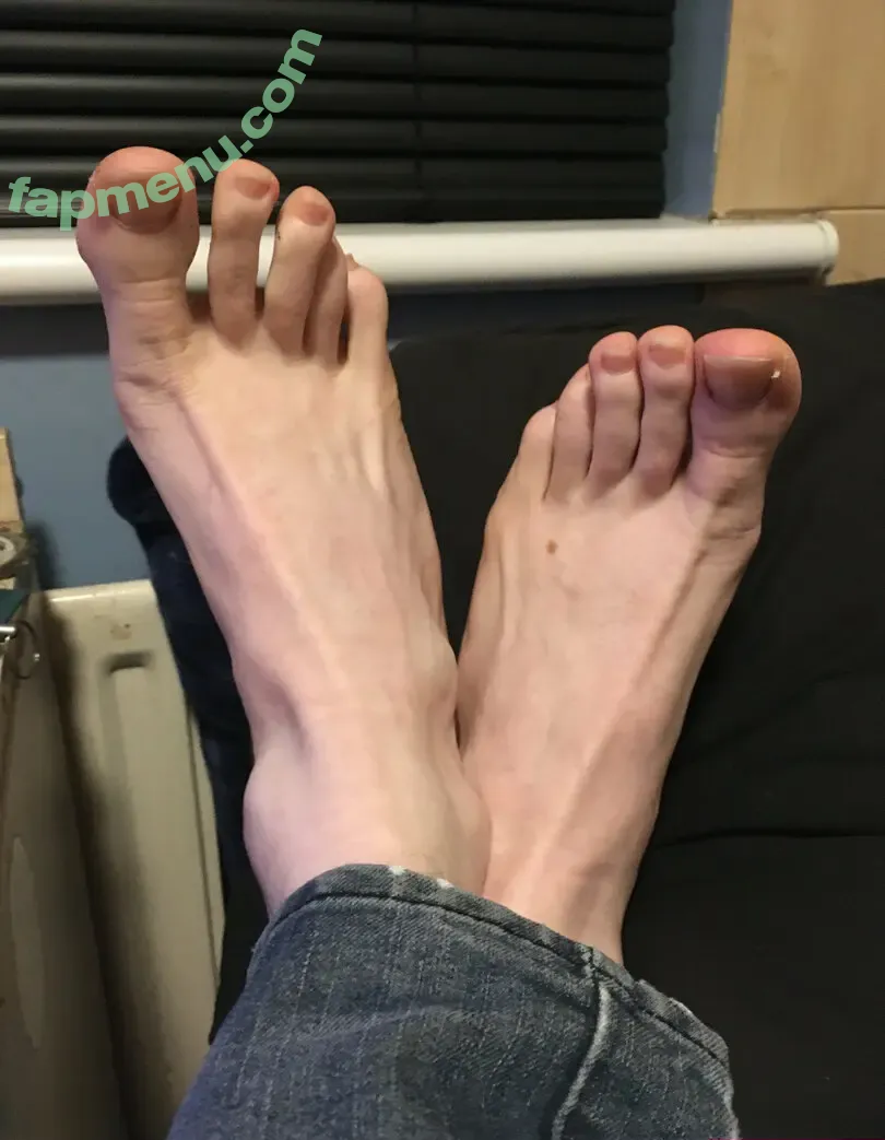 str8altfeetuk nude photo #0002 (str8altfeetuk)