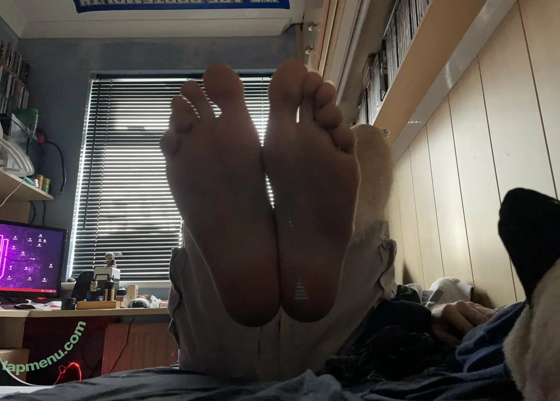 str8altfeetuk nude photo #0007 (str8altfeetuk)