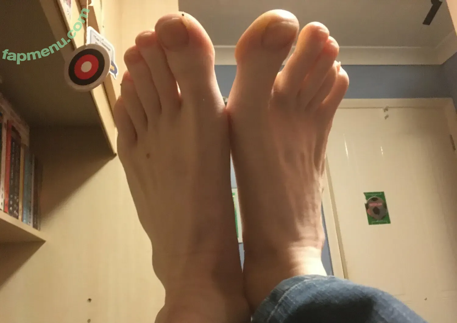 str8altfeetuk nude photo #0021 (str8altfeetuk)
