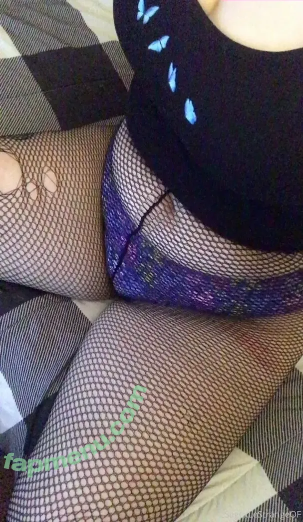 strangexdaisy nude photo #0048 (thestrangedaisy)