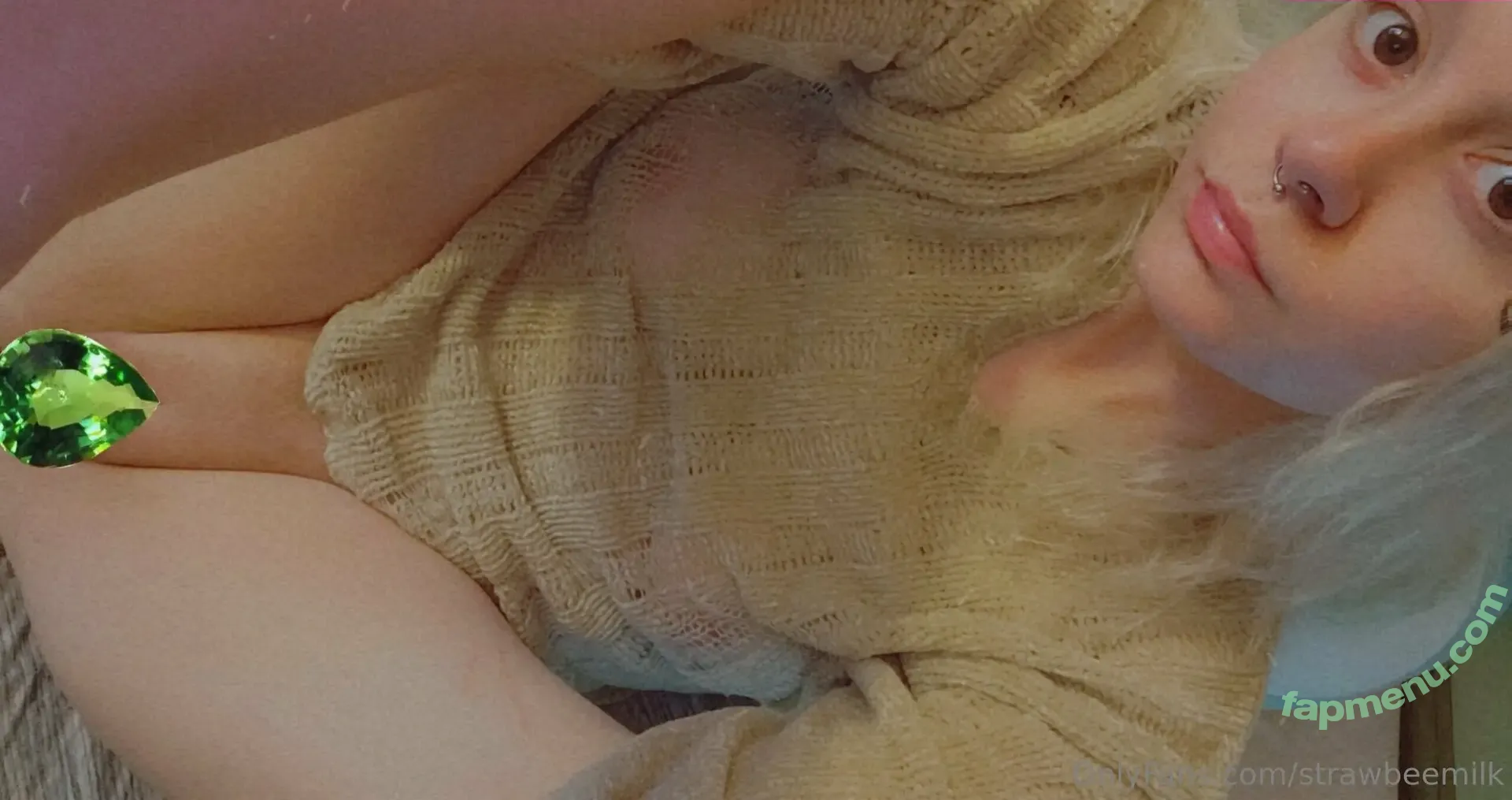 strawbeemilk nude photo #0001 (strawbeemilk.jpeg)