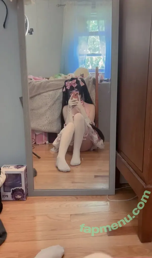 Strawbemees nude photo #0006 (Sapphiree.buni)