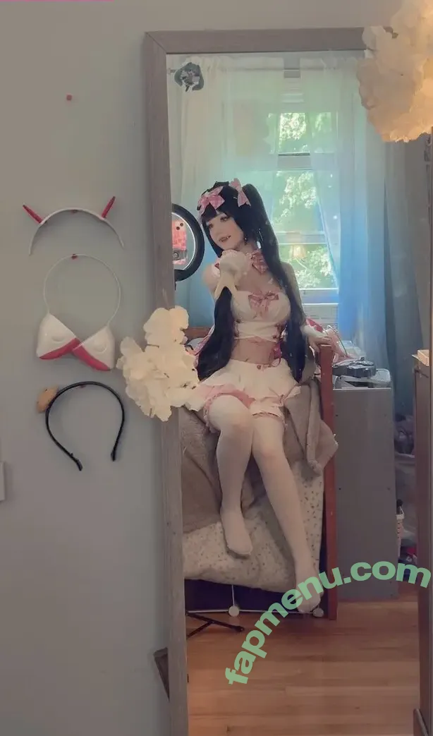 Strawbemees nude photo #0008 (Sapphiree.buni)