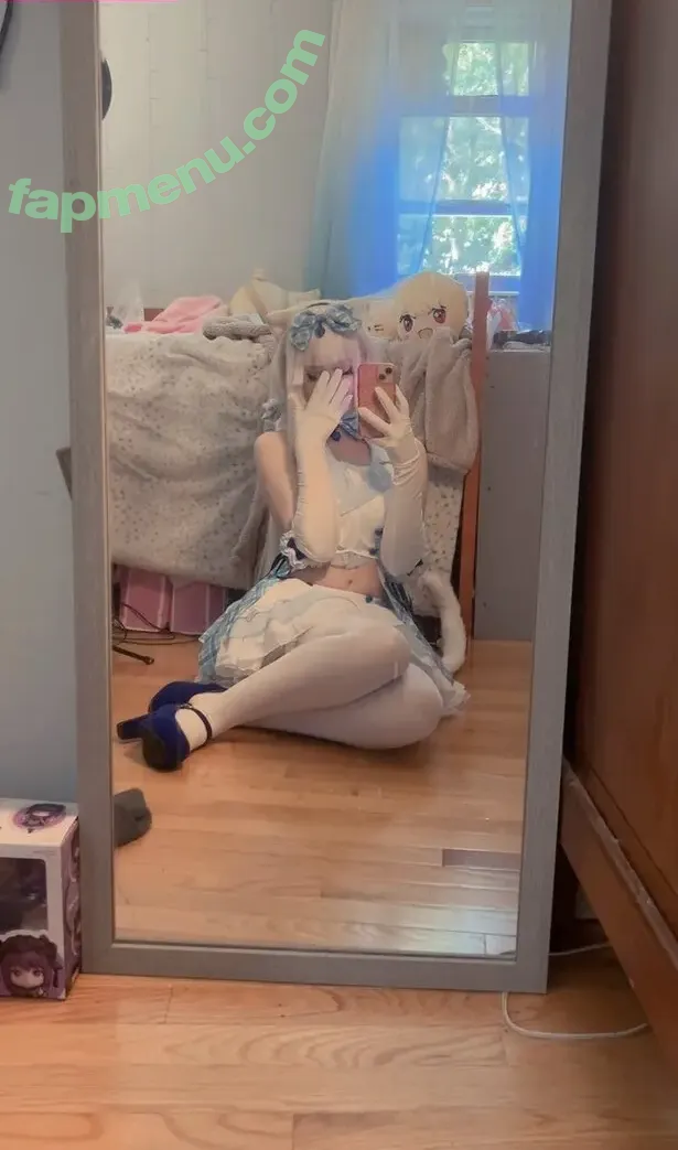 Strawbemees nude photo #0010 (Sapphiree.buni)