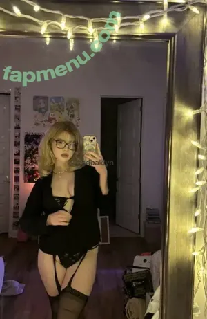 Strawberriprincess / anyuser / littleoakley nude photo #0020