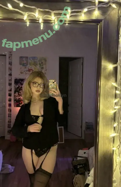 Strawberriprincess nude photo #0020 (anyuser / littleoakley)