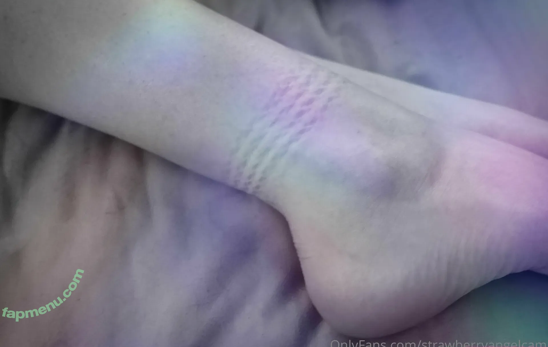 strawberryangelcam nude photo #0022 (strawberry_angel.oe)