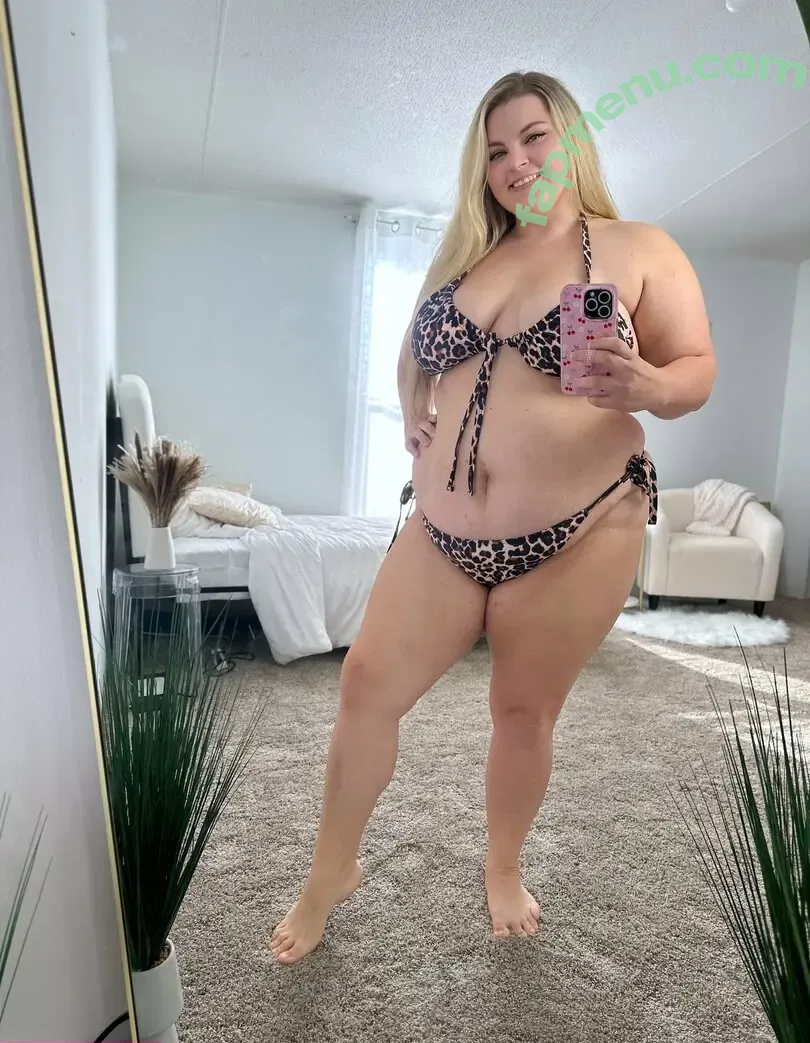 strawberrybreetv nude photo #0002 (strawberrisweetv)