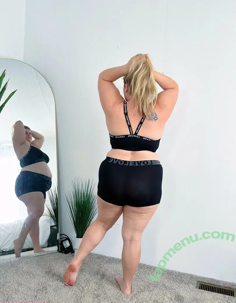 strawberrybreetv nude photo #0028 (strawberrisweetv)