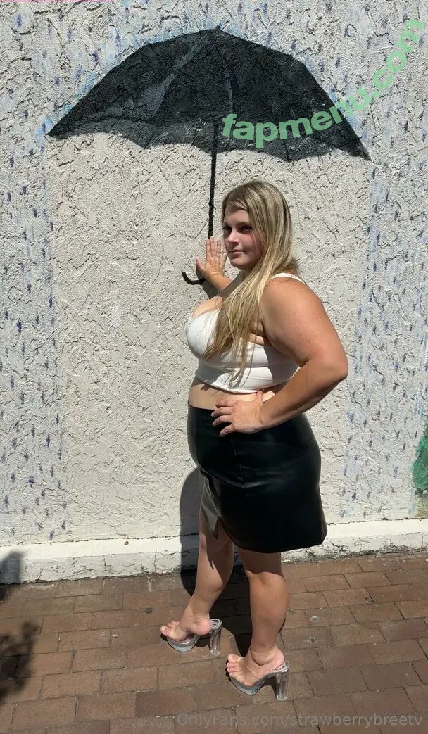 strawberrybreetv nude photo #0059 (strawberrisweetv)