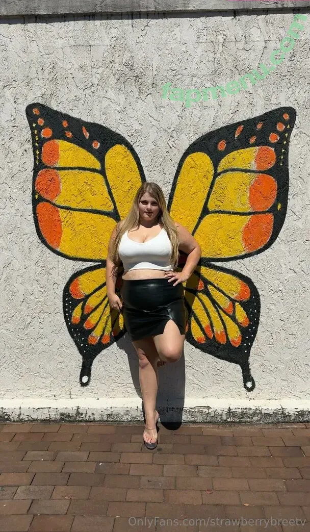 strawberrybreetv nude photo #0066 (strawberrisweetv)