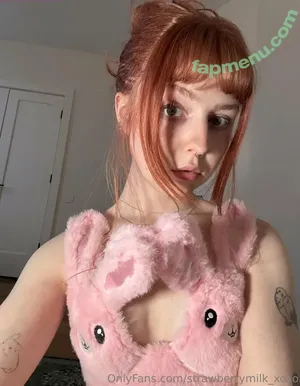 strawberrymilk_xoxo / StrawbMilk_xoxo / strawberrymilk__xoxo nude photo #0030