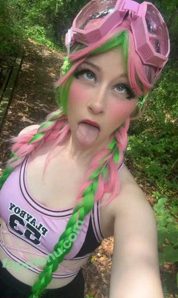 strawberrymilkwithcream nude photo #0006 (strawberrymilkcomedy)