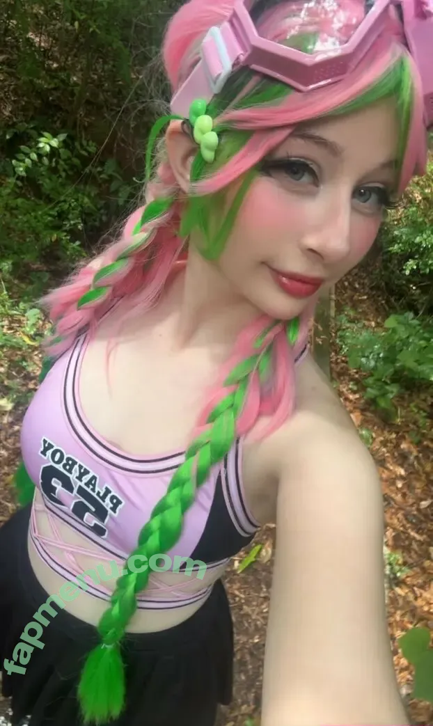 strawberrymilkwithcream nude photo #0007 (strawberrymilkcomedy)