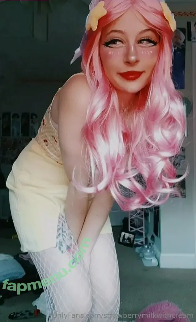 strawberrymilkwithcream nude photo #0035 (strawberrymilkcomedy)