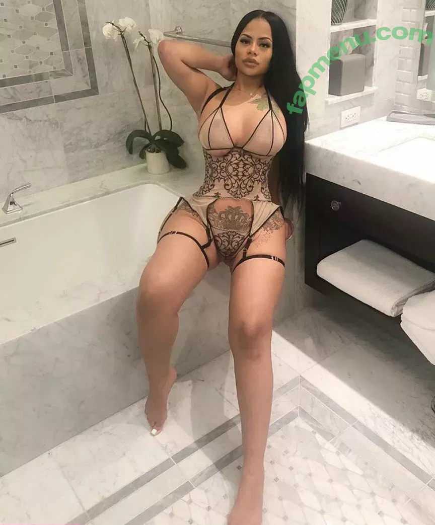 Strella Katt nude photo #0082 (Strellakat / strellakatuncut)