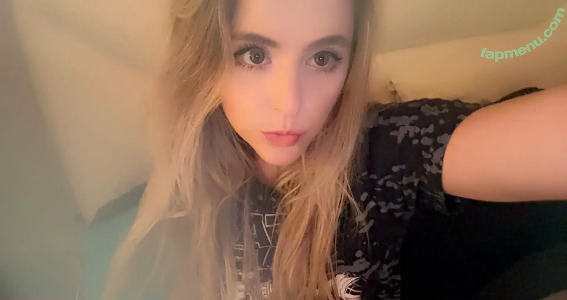 stretchwithvxox nude photo #0065 (stretch_withv)