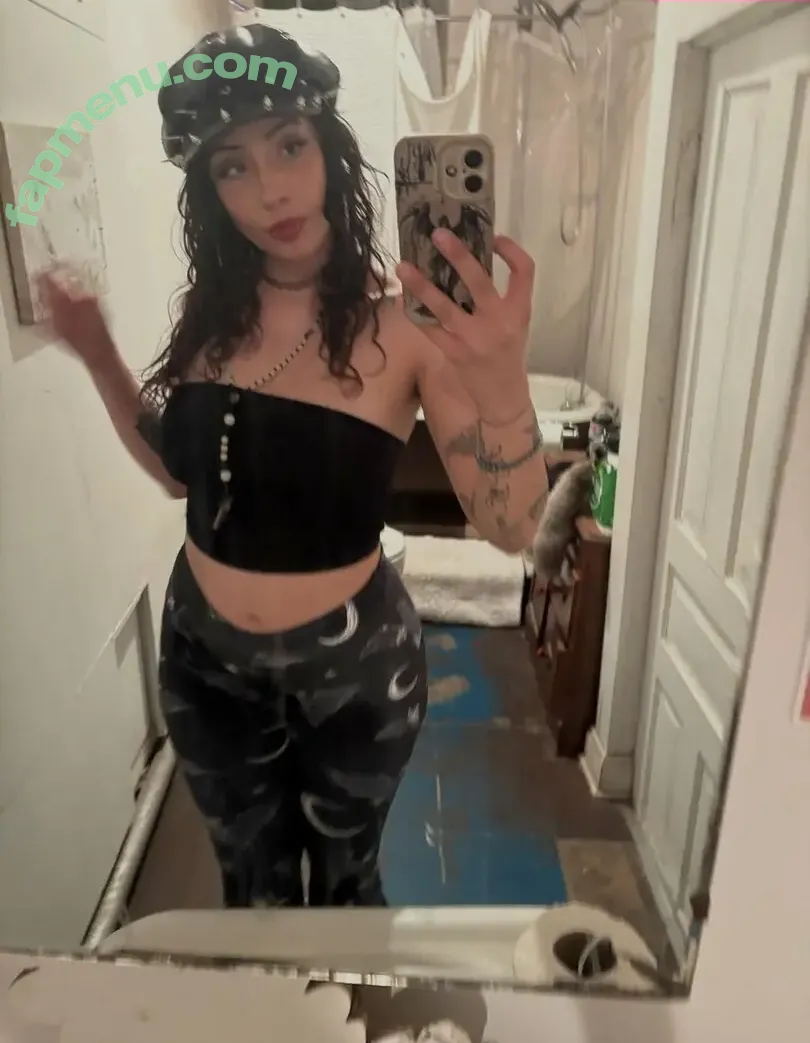 Strwbrrymulk nude photo #0017 (rosedontfckwitu / the.girl.with.freckles)