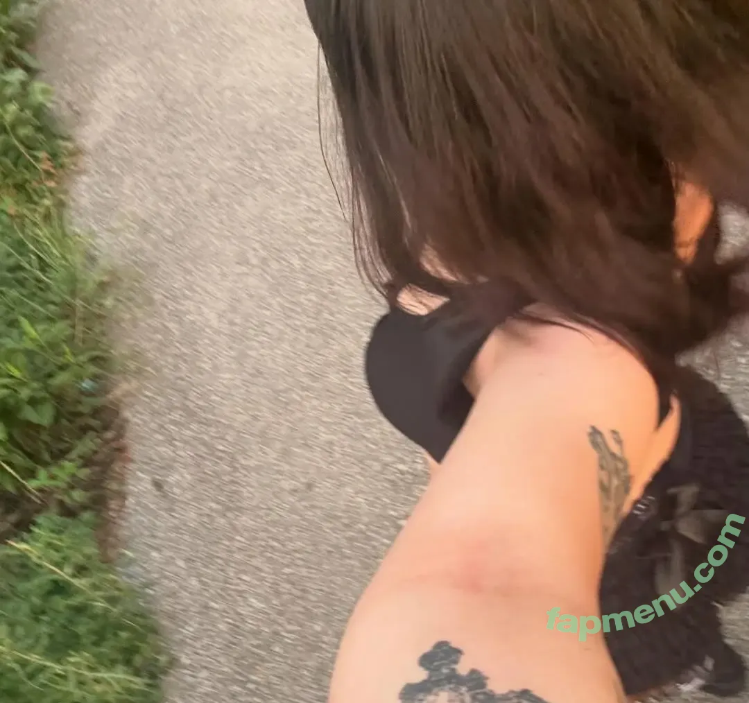 Strwbrrymulk nude photo #0023 (rosedontfckwitu / the.girl.with.freckles)