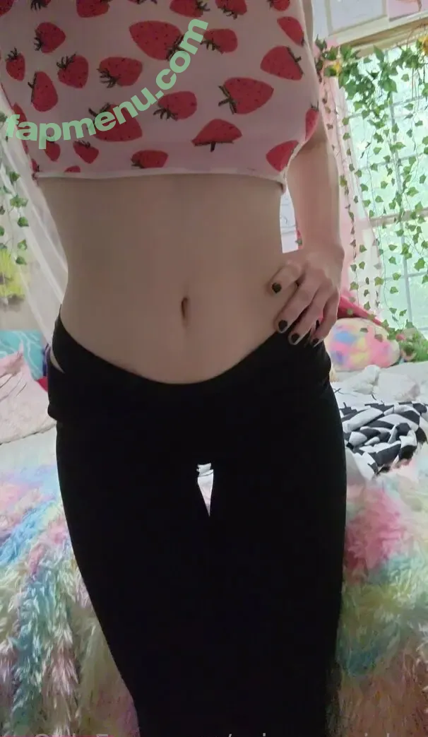 strwbrybitch nude photo #0005 (strwbrybitch)