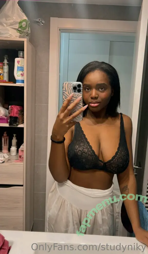 Studyniky nude photo #0003 (studyniky_1)