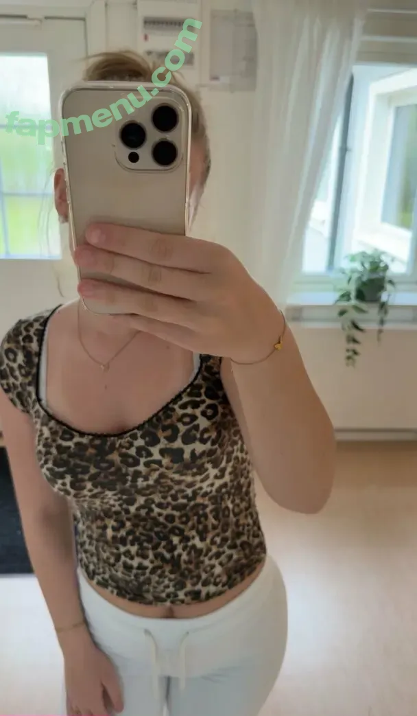 styvdottern nude photo #0016 (styvdottern)