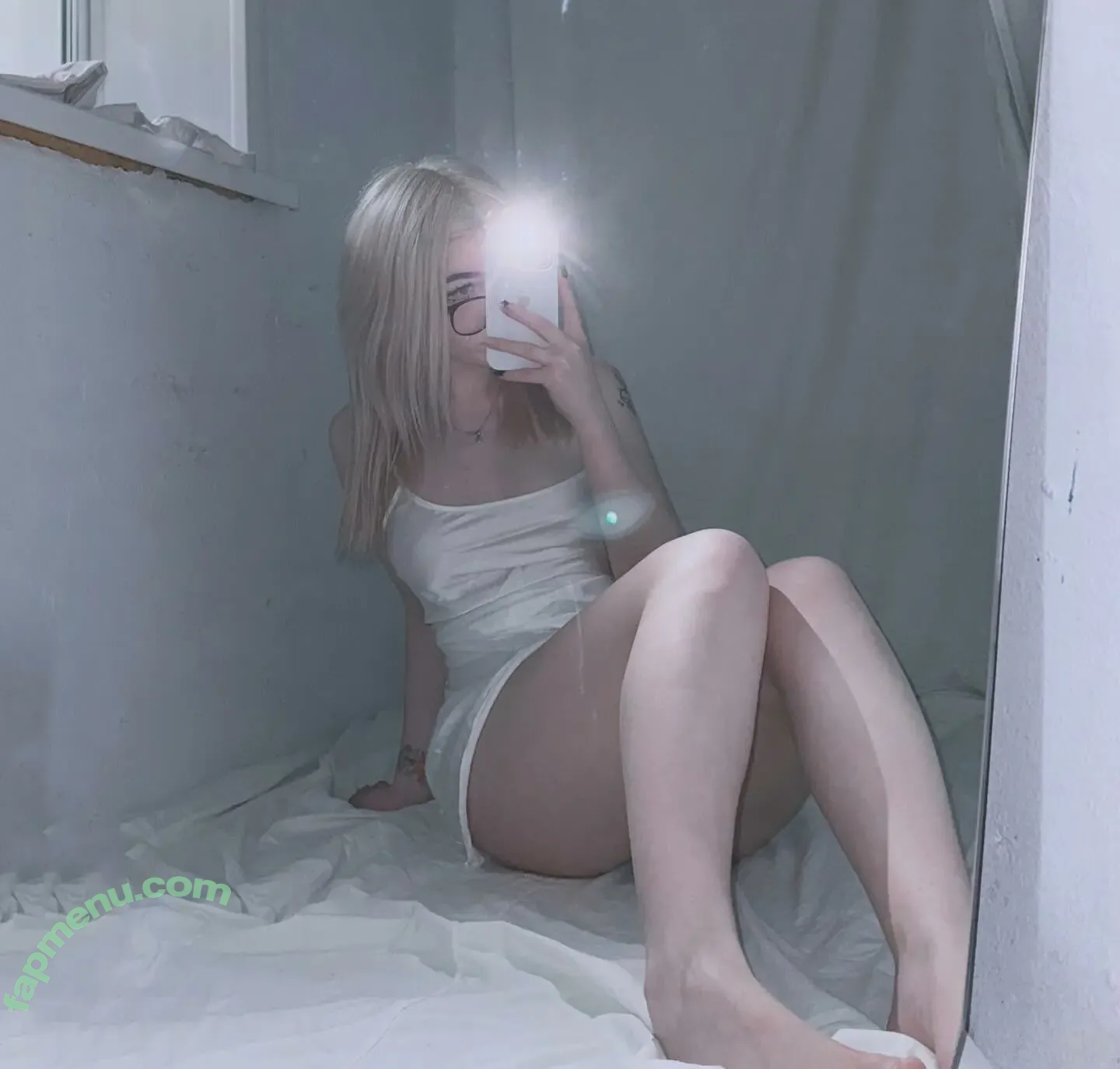 su_ga_r_ik nude photo #0001 (sugarsontop)