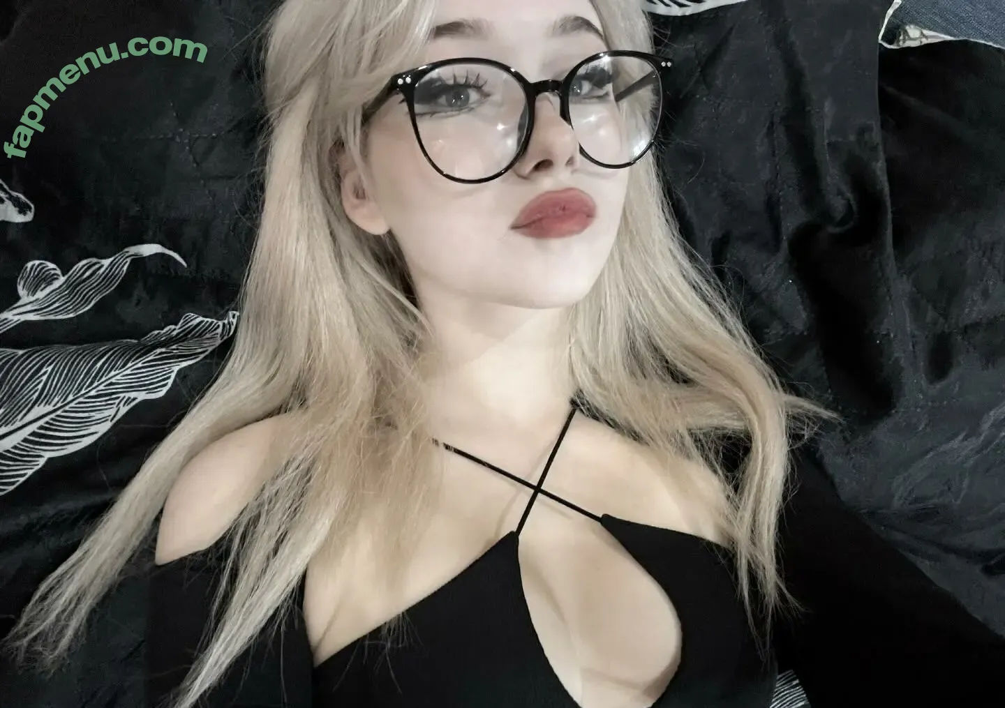 su_ga_r_ik nude photo #0005 (sugarsontop)