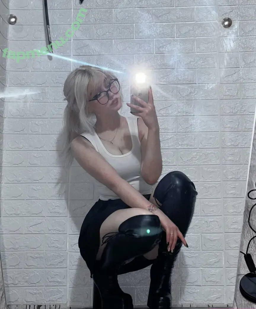 su_ga_r_ik nude photo #0037 (sugarsontop)