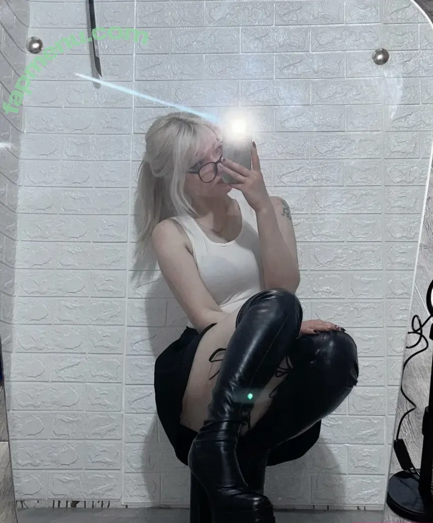 su_ga_r_ik nude photo #0039 (sugarsontop)