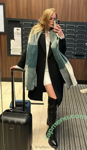 submit_to_athena / submit2athena nude photo #0001