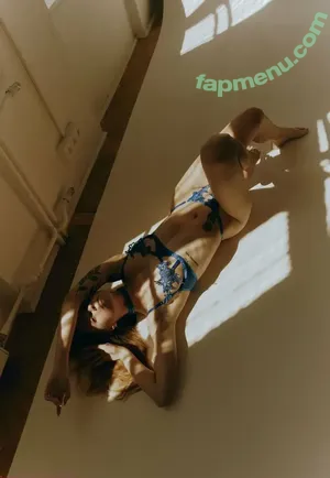 submit_to_athena / submit2athena nude photo #0010