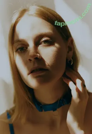 submit_to_athena / submit2athena nude photo #0034