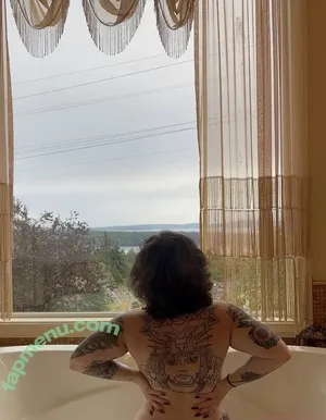 Subversivesocialite nude photo #0026