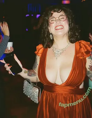 Subversivesocialite nude photo #0038